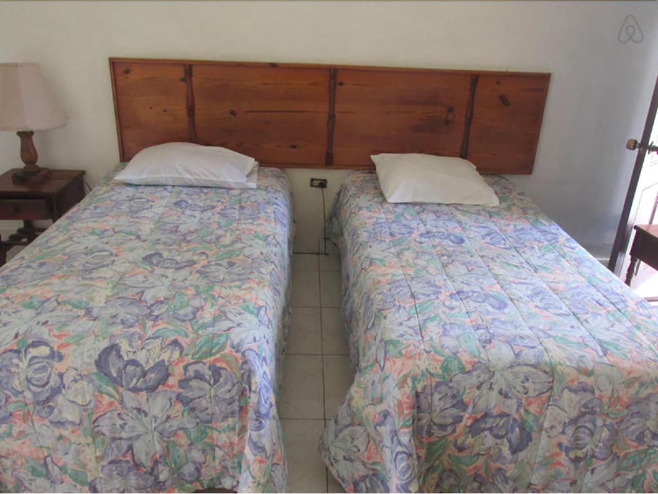 Paradise Brandon Hill Guest House モンテゴ・ベイ エクステリア 写真