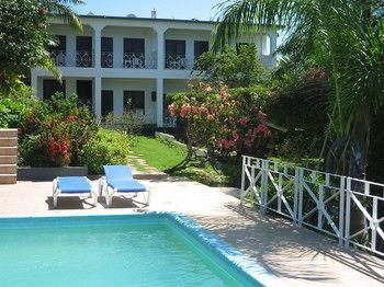 Paradise Brandon Hill Guest House モンテゴ・ベイ エクステリア 写真